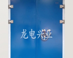 枪弹库防爆门   做法：外门枪库门，内门通风门，一框两门做法  天蓝色